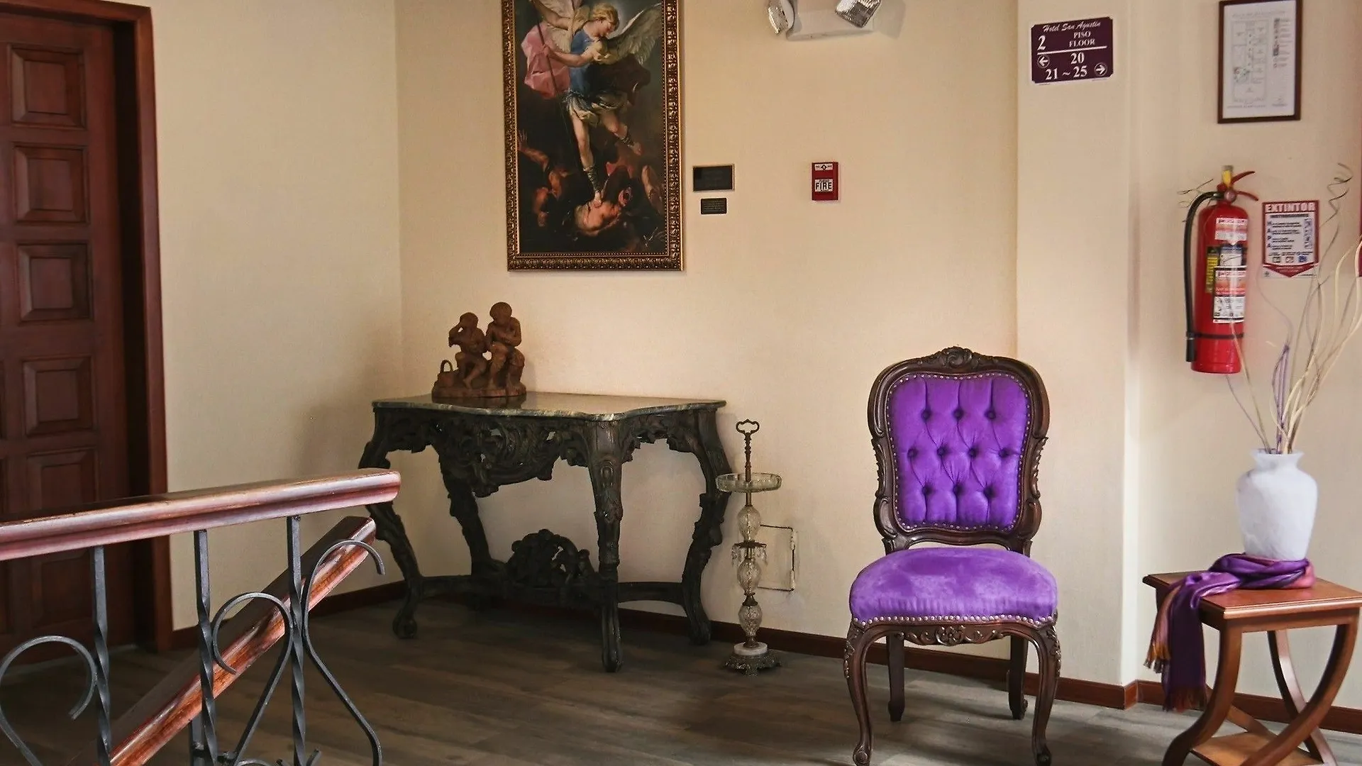 ***  Hotel Colonial San Agustin Quito Ecuador